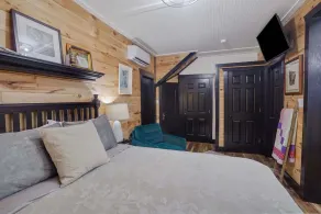 Rustic Ky Retreat, Columbia House Unit B Apts - Image 4