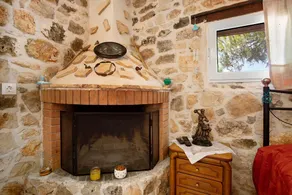 Lithahiro stone house - Image 2