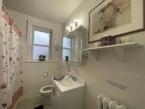 6649 1E | Garden Style Studio Near Forest Park - Image 3