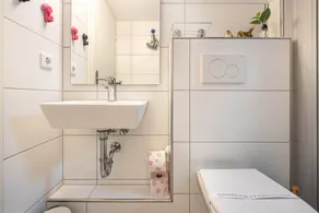 “TULIP PATH 3”, apartamento na cave de férias e montador com coração - Image 5