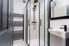 Ashton Getaway Sleeps 14 Free Parking - Image 2