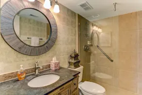 2 Bedroom/2 Bath, 3rd floor Oceanfront condo sleeps 6. Oceanfront deck and pool. - Image 5