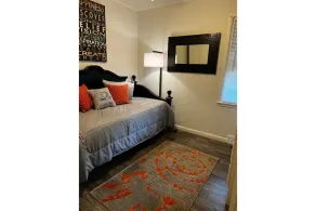 Modern 3 bedroom in the center of it all!! - Image 5