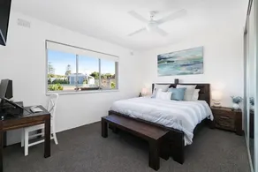 Waterfront. Stunning views. Close to everything. Awesome work from home location - Image 3