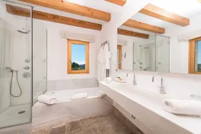 Luxury Property with Pool – Villa Ses Rentadores - Image 4