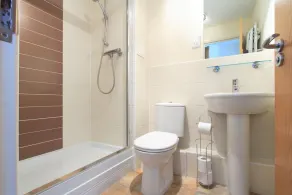 Handleys Ct, Apt 5 - 2 Bed Luksus - Image 2