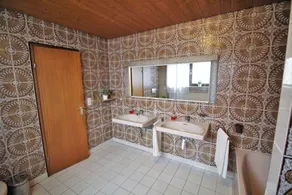 Schöne, Große Wohnung mit Parkplatz und Terasse - Image 3
