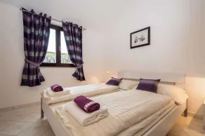 Holiday home with air conditioning - Image 5