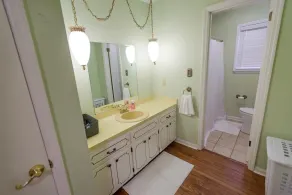 ROOMY!, pet friendly, fenced backyard. - Image 3
