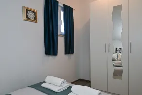 KAMBELOVAC 2 - stylish & cozy apartment for up to 4 persons, 150m from a beach - Image 4