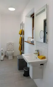 Makem's Self Catering Cottage - Image 3