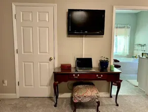 A quiet, relaxing, big and comfortable place. - Image 3