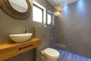 AirTLV-Bazel Apartment With Balcony - Image 3