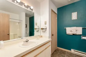 Adams Condominium 2 Bedroom condo - Image 4