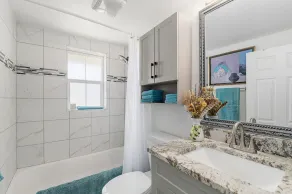 Contemporary, comfortable and charming - just 3 blocks to Downtown Castle Rock - Image 5
