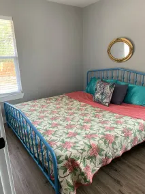 Cozy and Pet-Friendly North Central Austin House - Image 4