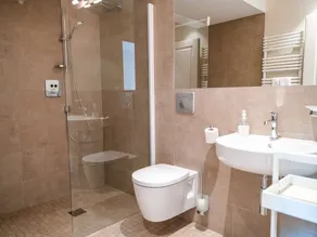 Luxuriöse Villa mit 3 Schlafzimmern und 3 Bädern mit Pool auf dem Anwesen eines Schlosses - Image 4