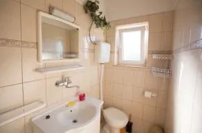 2-Zimmer-Ferienwohnung mit Balkon und Meerblick Postira, Brac (A-12291-a) - Image 3