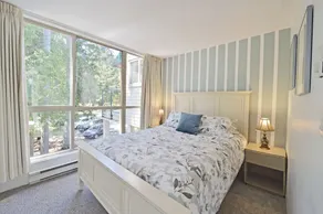 Oceanfront 2 bedroom Condo w/Stunning Views~Heated Pool/Hot Tub/Dock - Image 4