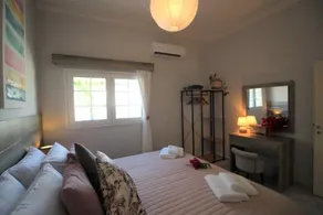 SeaDream Beachfront Villa with sea view and jacuzzi - Image 4