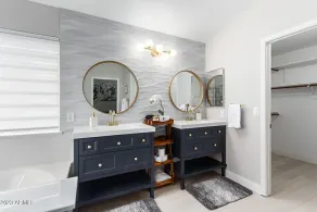 New Remodel minutes from Lake, Sports  and Arrowhead Ranch - Image 3