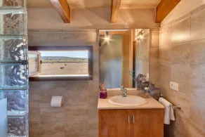 Small, comfortably furnished finca just 4.5 km from the sandy beach of Es Trenc - Image 3