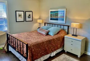 Charming, light-filled 5br Wilmette home - Image 2