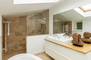 Högkvalitativt lyxigt boutiquehus med spa och uppvärmd pool - Image 4