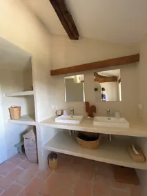 Charming house with swimming pool - Image 3