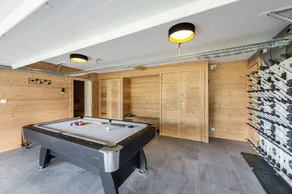 Brand new chalet with 6 bedrooms and 6 bathrooms, hot tub and sauna - Image 3