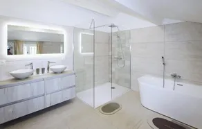 Beautiful home in Meyzieu - Image 2