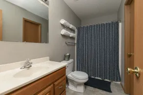Prime Location Cottage- King Suite - Image 4