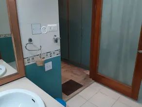 Fully Furnished 2BHK Exe. Suite - 2 rooms, lobby, kitchen, 2 bathrooms, Garden - Image 5