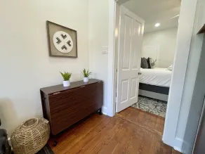 Beautifully Restored! - New Orleans 3 Bedroom Shotgun Home-15 Min French Quarter - Image 3