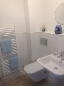 APPARTEMENT MODERNE PRISTINE, ACCÈS PRIVÉ À LA PLAGE, VUE IMPRENABLE SUR LA MER - Image 2