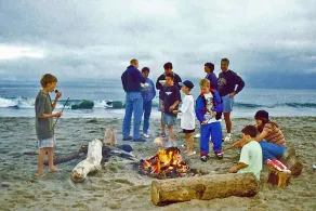 Blacks Beach Retreat,Wi-Fi, near Harbor & Steps to Twin Lakes Beach! - Image 4
