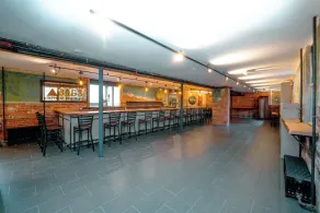 Hampton Bays Hotel On Main - Image 2