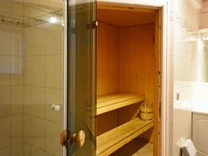 Vacation home, sauna, Jacuzzi, fireplace, beach chair, 2 bathrooms, 3 bedrooms - Image 2