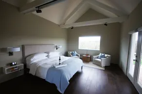 Luxus Wine Country Retreat - Image 4