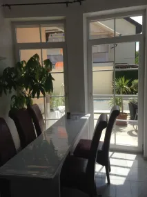 Gästehaus Tante Tienchen 7 Minuten zu Fuss zum Europa Park , plus kostenloses Parkplatzticket Rulantica ,alle unsere Suiten haben einen Balkon - Image 3
