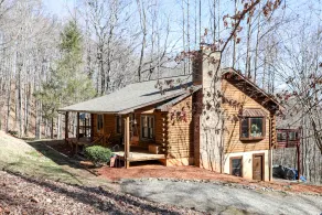 Unwind in Seclusion: Log Cabin Retreat with Wood Burning Stove & Game Table - Image 5