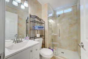 Luxury home with Pool and gym and RV parking - Image 4