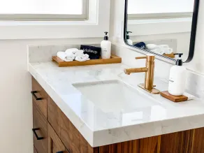 Luxury Cabin near National Parks w/ Hot Tub & Lake - Image 2