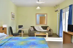 Finikounda ~ Light & Airy Studio Apartment - Image 4
