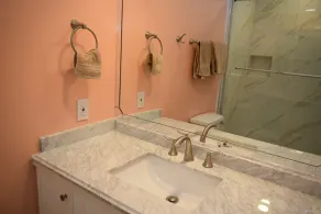 Luxurious Guesthouse Cottage in Saratoga- Upscale area. - Image 2