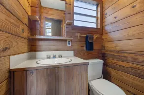 3 bedroom cabin on the Gulf that accommodates 8 guests & one pet. 3 Kayaks too. - Image 3