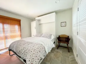 Retraite privée au bord d'un lac, avec piscine privée et embarcadère. À 15 du centre-ville de Hot Springs. - Image 3