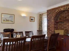 3 bedroom accommodation in Felixstowe Ferry - Image 2