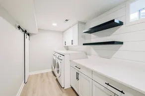 Beautiful luxury 4BR/2BA recently renovated with open concept - Image 3