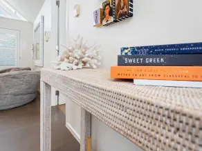 Kos Place by Ready Set Stay- WIFI, Fireplace, Linen, Towels, Walk to the Beach - Image 3